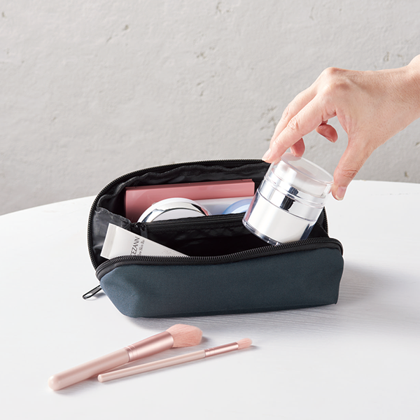 パッ！と広がるたっぷりポーチ