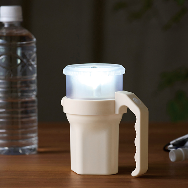 備えて安心　単1形から単4形まで使えるハンディライト